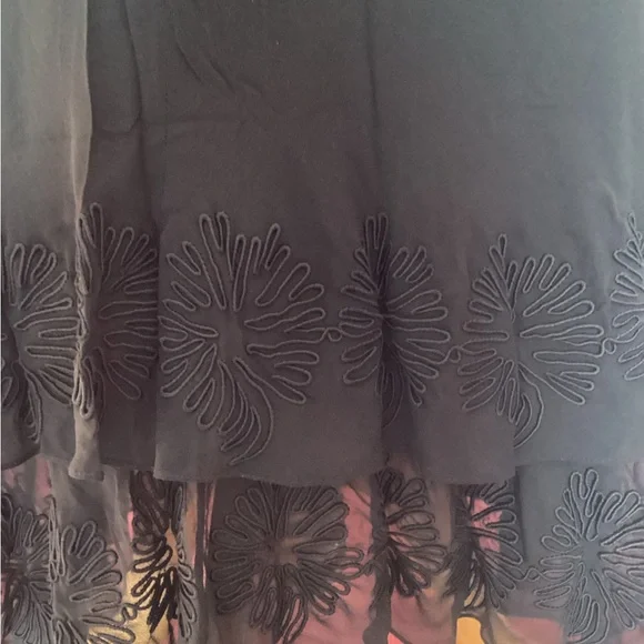 Carmen Marc Valvo Evening skirt, 100% silk, black with beautiful embroidery. - Picture 5 of 7